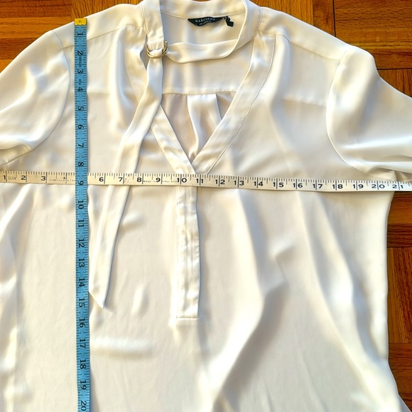 💕Marciano White D Ring Peekaboo Neckline Long Sleeve Blouse M EUC - Picture 7 of 8